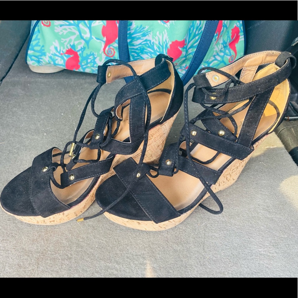 Black Strap Wedges
